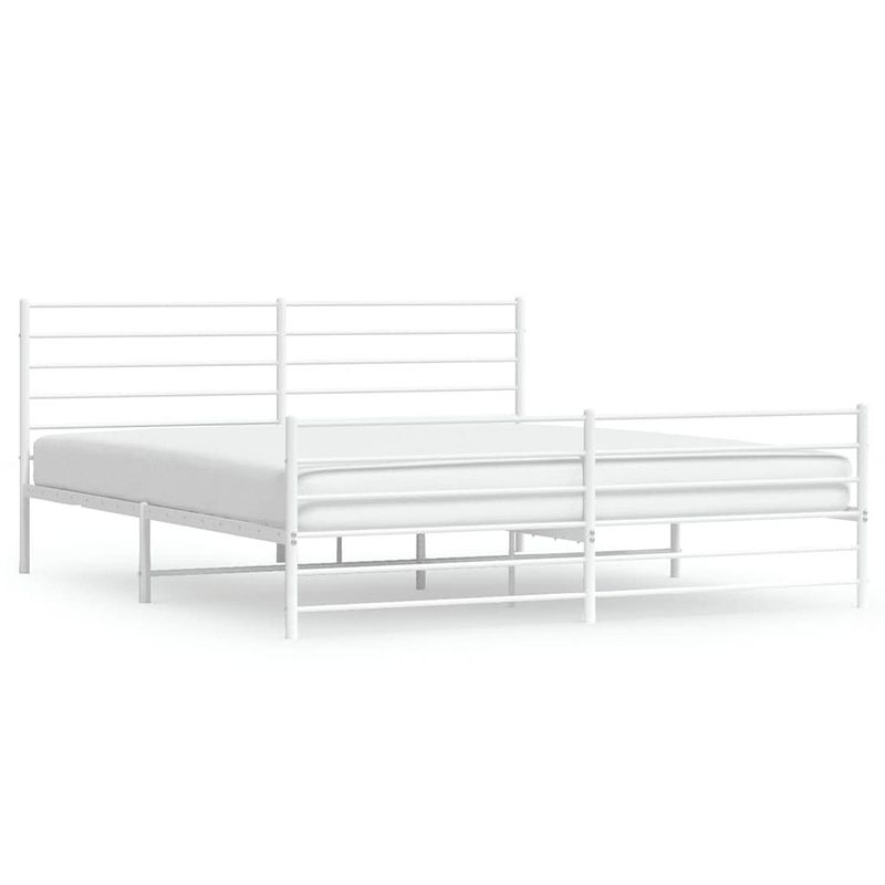 Foto van The living store bedframe classic - staal - 207x206x90 cm - robuust design