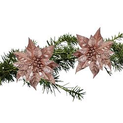 Foto van 2x stuks kerstboom bloemen op clip oud roze kerstster 18 cm - kunstbloemen