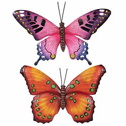 Foto van Set van 2x stuks tuindecoratie muur/wand vlinders van metaal in oranje en roze tinten 48 x 30 cm - tuinbeelden