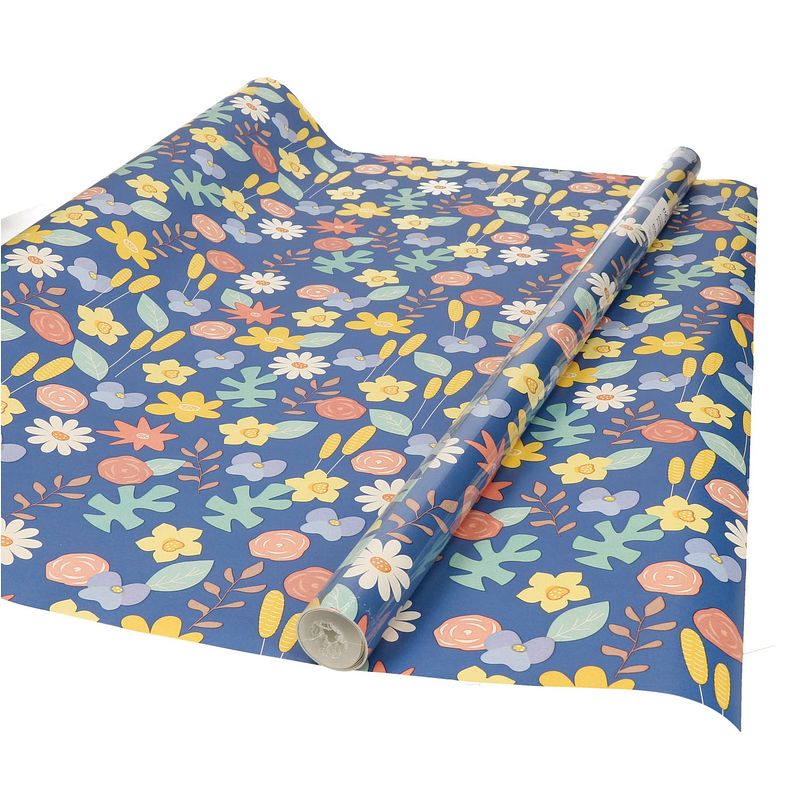 Foto van Inpakpapier/cadeaupapier - blauw met gekleurde bloemen design - 200 x 70 cm - cadeaupapier