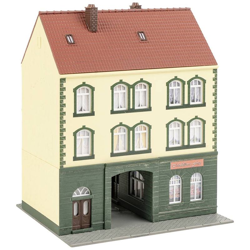 Foto van Faller 130628 h0 stadshuis met modelbouwwinkel