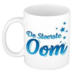 Foto van De stoerste oom kado mok / beker wit met blauwe sterren - verjaardagscadeau - feest mokken