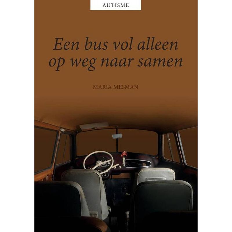 Foto van Een bus vol alleen, op weg naar samen