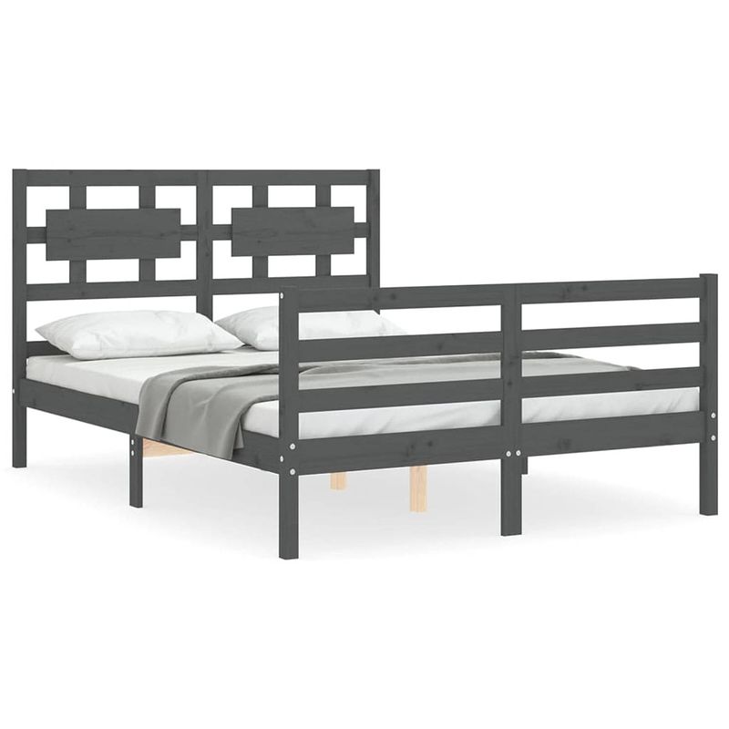 Foto van The living store bedframe massief grenenhout - grijs - 205.5 x 145.5 x 100 cm - functioneel hoofd- en voeteneinde -