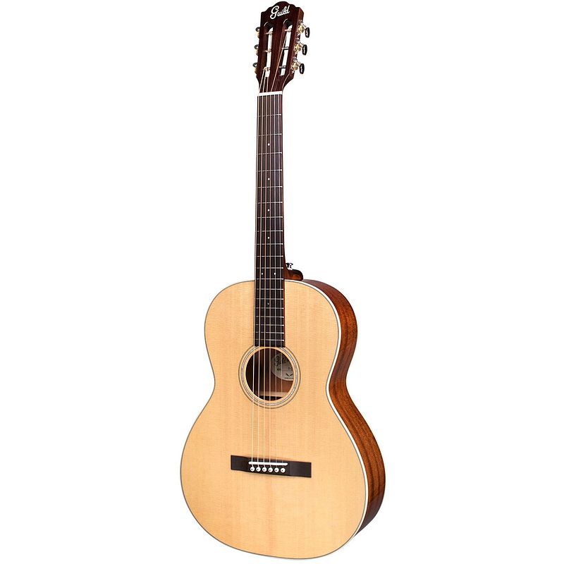 Foto van Guild p-240 memoir collection 12-fret parlor met solid sitka sparrenhouten bovenblad