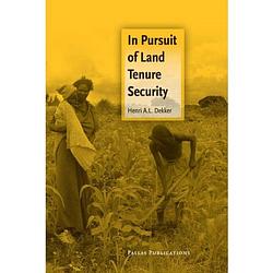 Foto van In pursuit of land tenure security - car