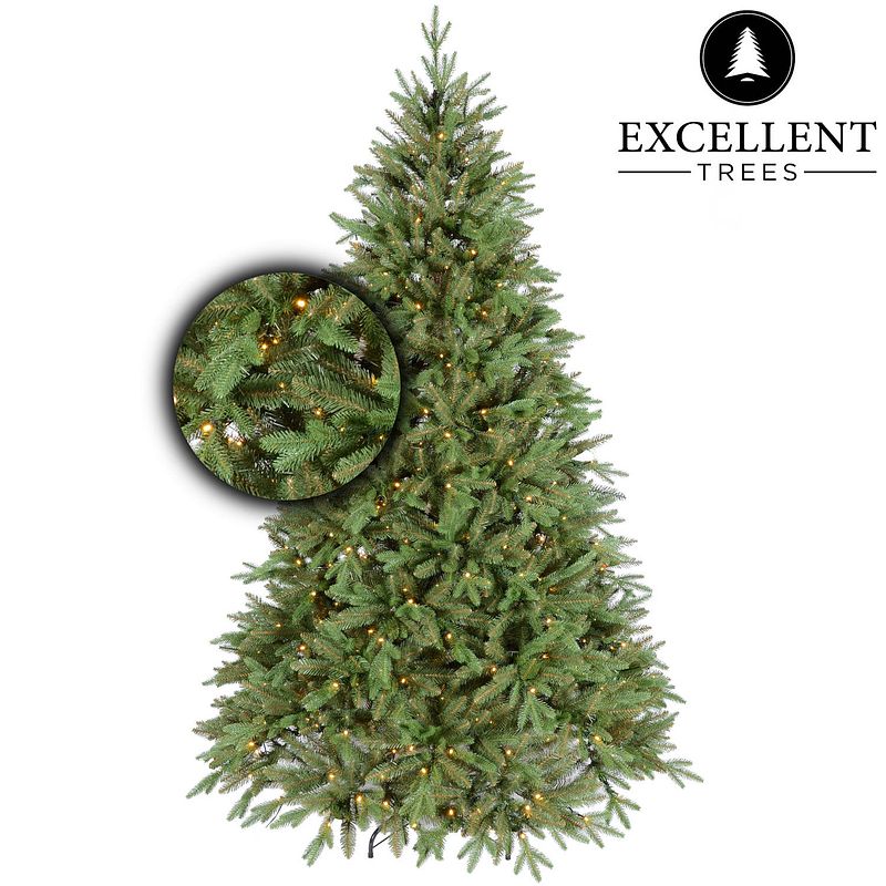 Foto van Kerstboom excellent trees® led ulvik 210 cm met verlichting - luxe uitvoering - 460 lampjes