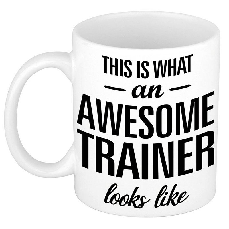 Foto van Awesome trainer cadeau mok / beker 300 ml - feest mokken