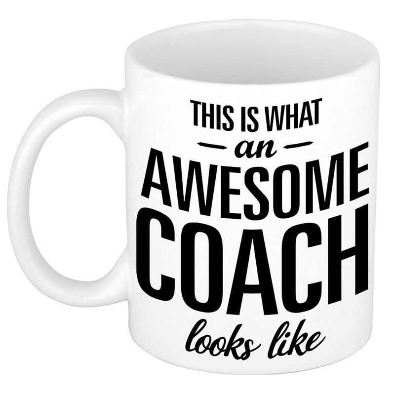 Foto van Awesome coach cadeau mok / beker 300 ml - feest mokken