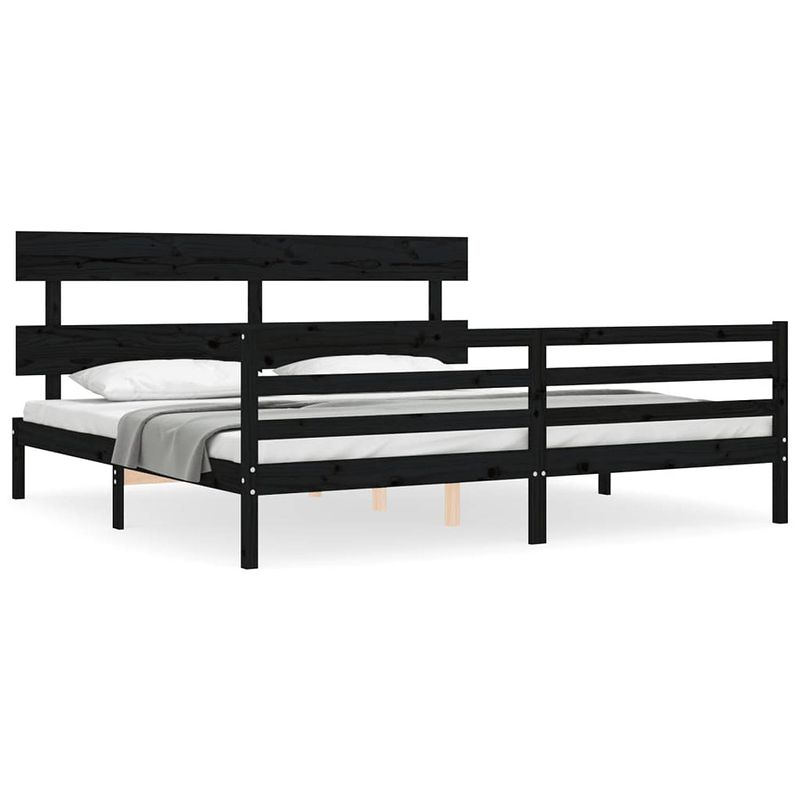 Foto van The living store massief grenenhouten bedframe - zwart - 205.5 x 205.5 x 81 cm