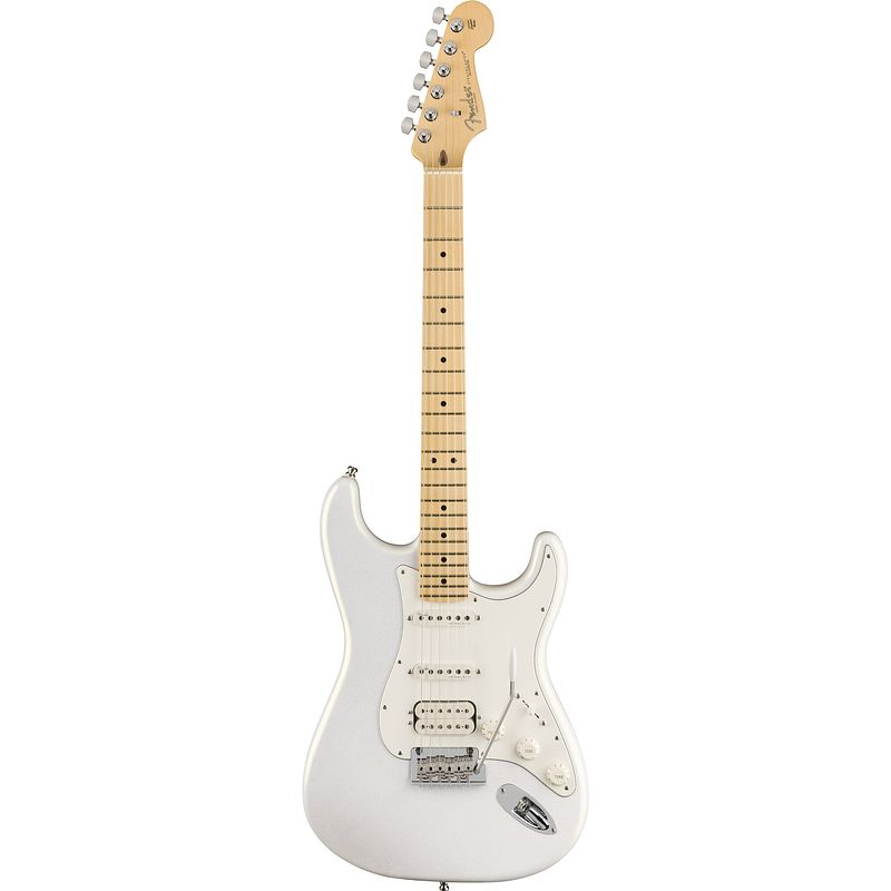 Foto van Fender juanes stratocaster mn luna white satin elektrische gitaar met deluxe koffer