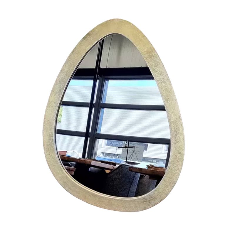 Foto van Benoa dulac large brass egg-shaped mirror 60 cm