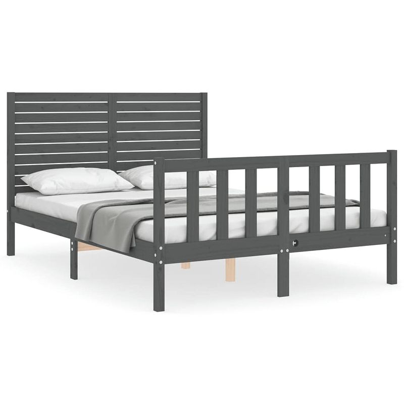 Foto van The living store bedframe grijs - massief grenenhout - 195.5 x 145.5 x 100 cm - functioneel hoofd- en voeteneinde