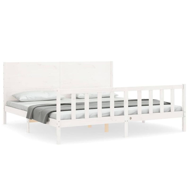 Foto van The living store bedframe massief grenenhout - wit - 205.5 x 205.5 x 100 cm - multiplex lattenbodem