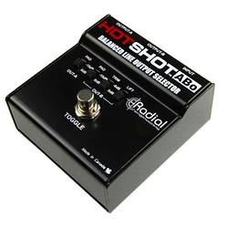 Foto van Radial hotshot abo a/b footswitch selector 1 xlr in - 2 out