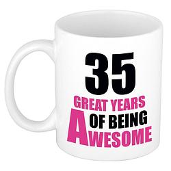 Foto van 35 great years of being awesome cadeau mok / beker wit en roze - feest mokken