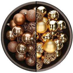 Foto van 74x stuks kunststof kerstballen mix van camel bruin en goud 6 cm - kerstbal