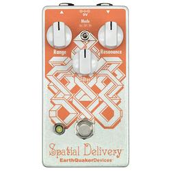 Foto van Earthquaker devices spatial delivery v2 envelope filter with sample & hold effectpedaal