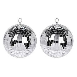 Foto van 2x grote zilveren disco kerstballen discoballen/discobollen glas/foam 12 cm - kerstbal