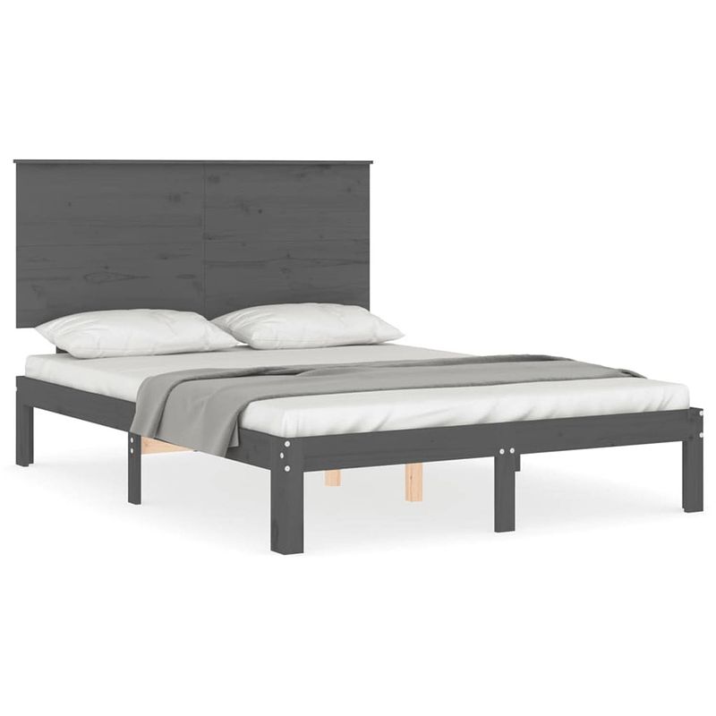 Foto van The living store bedframe massief grenenhout - bed - 120 x 200 cm - multiplex lattenbodem