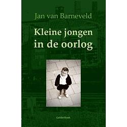 Foto van Kleine jongen in de oorlog