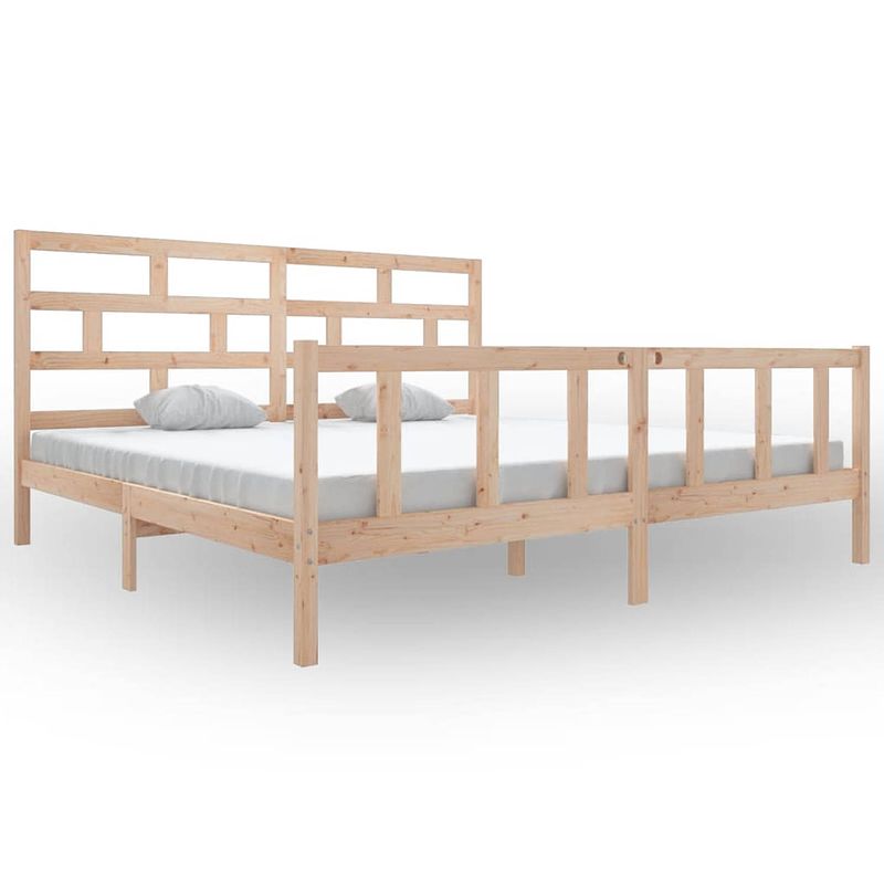 Foto van The living store bedframe houten - 205.5 x 205.5 cm - massief grenenhout - geschikt voor 200 x 200 cm matras