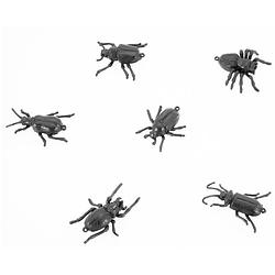 Foto van Chaks nep kever/insecten mix ophangbaar - 6 cm - zwart - 6x - decoratieve griezel beestjes - feestdecoratievoorwerp