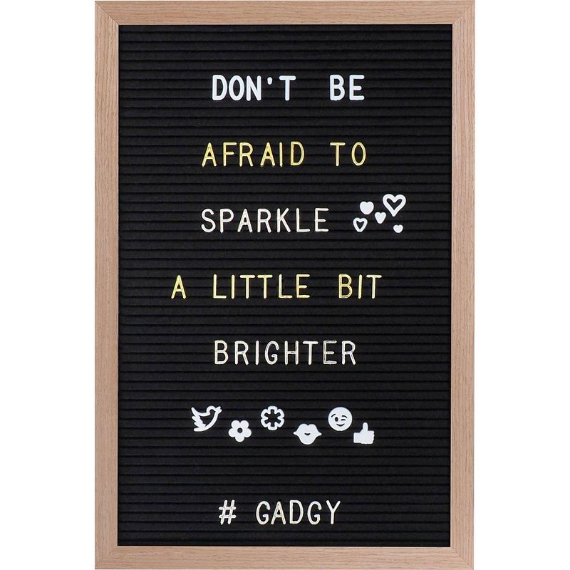 Foto van Gadgy letterbord zwart vilt - houten lijst 30x45cm - inclusief 570 kleuren letters en 100 icoontjes - wanddecoratie