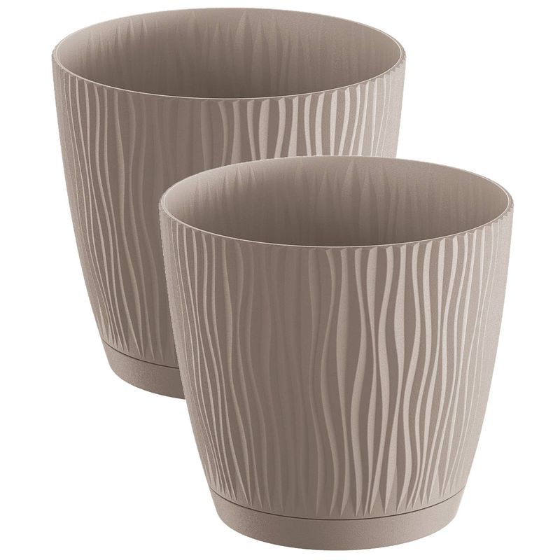 Foto van 2x stuks stijlvolle kunststof plantenpot/bloempot dia 17 cm/hoogte 16 cm waves taupe - plantenpotten