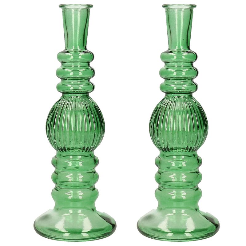 Foto van Kaarsen kandelaar florence - 2x - groen glas - ribbel - d8,5 x h23 cm - kaars kandelaars