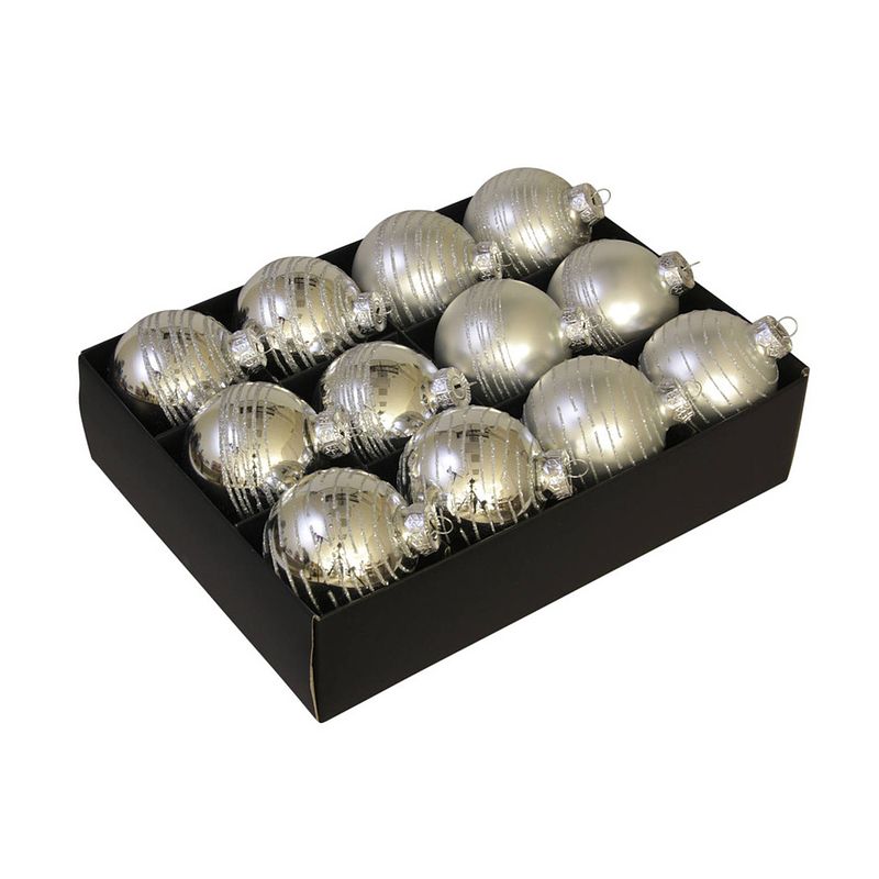 Foto van 24x stuks luxe glazen gedecoreerde kerstballen zilver 7,5 cm - kerstbal