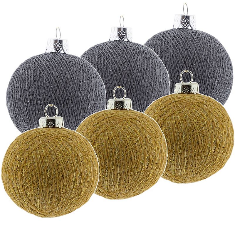 Foto van 6x grijs/gouden cotton balls kerstballen decoratie 6,5 cm - kerstbal