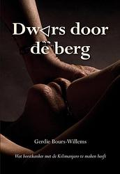 Foto van Dwars door de berg - gerdie bours-willems - paperback (9789463653664)