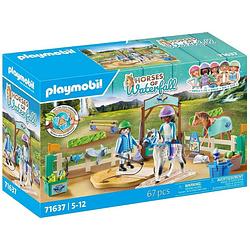 Foto van Playmobil horses of waterfall moderne paardrijschool 71637