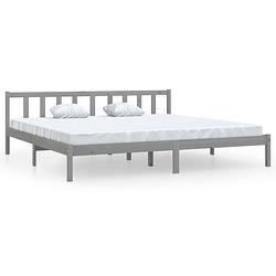 Foto van Vidaxl bedframe massief grenenhout grijs 180x200 cm 6ft super king