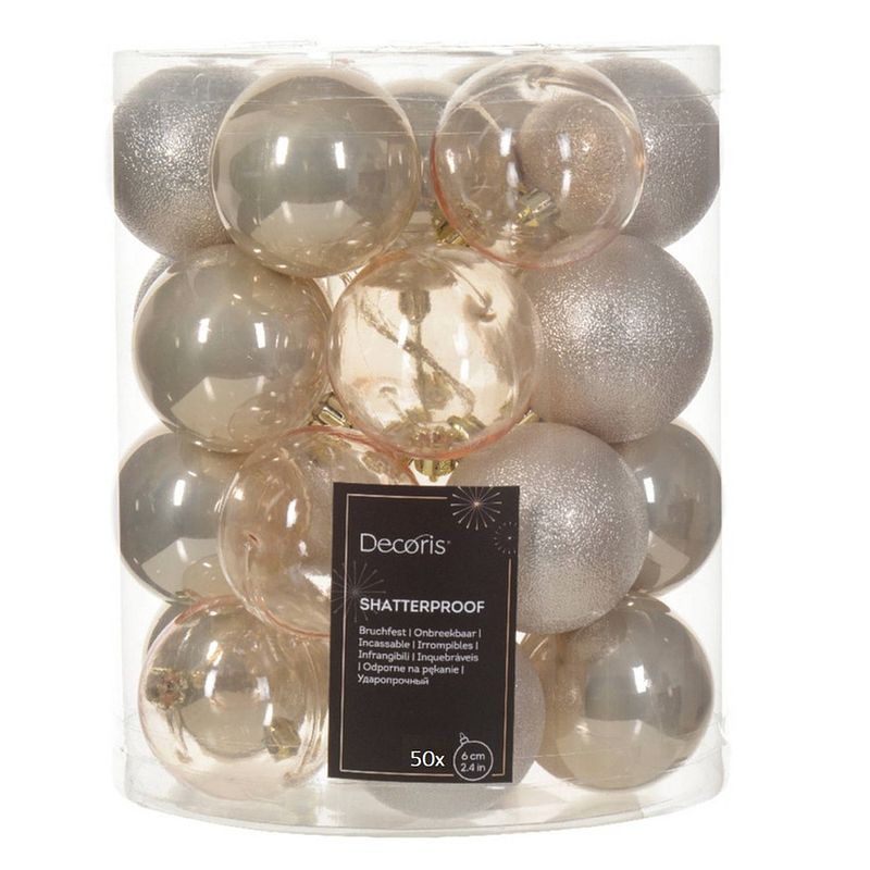 Foto van Decoris kerstballen - 50x stuks - 6 cm - kunststof -champagne - kerstbal