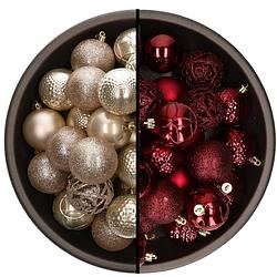 Foto van 74x stuks kunststof kerstballen mix van champagne en donkerrood 6 cm - kerstbal