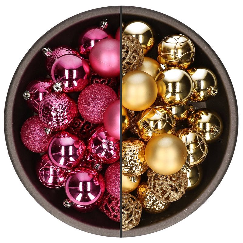 Foto van 74x stuks kunststof kerstballen mix van goud en fuchsia roze 6 cm - kerstbal