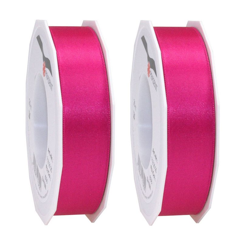 Foto van 2x luxe hobby/decoratie fuchsia roze satijnen sierlinten 2,5 cm/25 mm x 25 meter - cadeaulinten