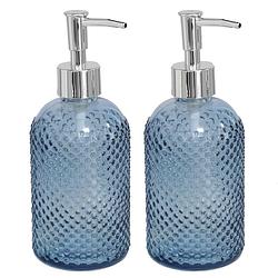 Foto van 2x stuks zeeppompjes/zeepdispensers oceaan blauw kleur glas 410 ml - zeeppompjes