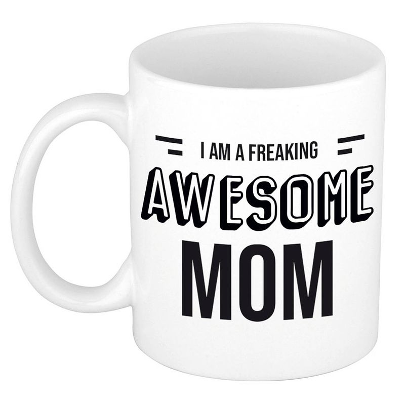 Foto van Moeder cadeau mok / beker i am a freaking awesome mom - feest mokken