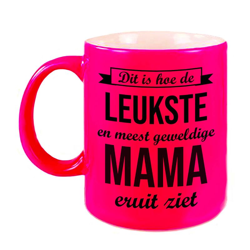 Foto van Leukste en meest geweldige mama cadeau koffiemok / theebeker neon roze 330 ml - feest mokken