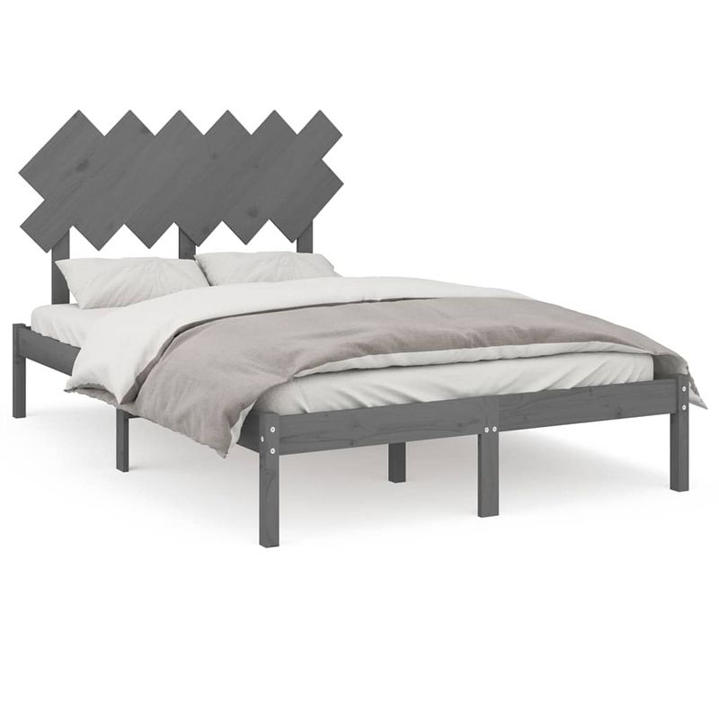 Foto van The living store houten bedframe - 195.5 x 140.5 x 31 cm - massief grenenhout - stevige lattenbodem - grijs