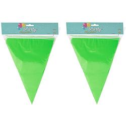 Foto van Party vlaggenlijn - 2x - binnen/buiten - plastic - groen - 600 cm - 25 vlaggetjes - vlaggenlijnen