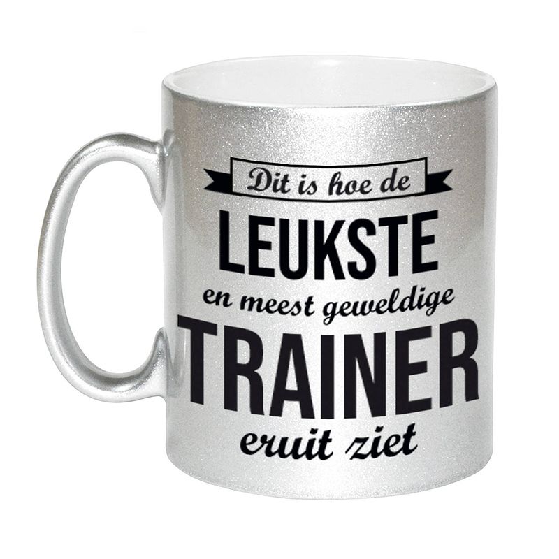 Foto van Zilveren leukste en meest geweldige trainer cadeau koffiemok / theebeker 330 ml - feest mokken