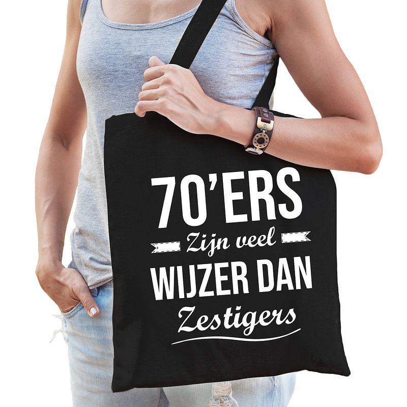 Foto van 70ers zijn veel wijzer dan zestigers cadeau tas zwart voor dames - feest boodschappentassen