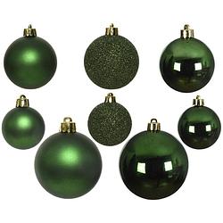 Foto van 26x stuks kunststof kerstballen donkergroen 6, 8, 10 cm mix - kerstbal