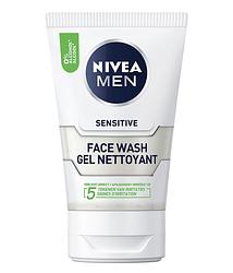 Foto van Nivea men sensitive face wash