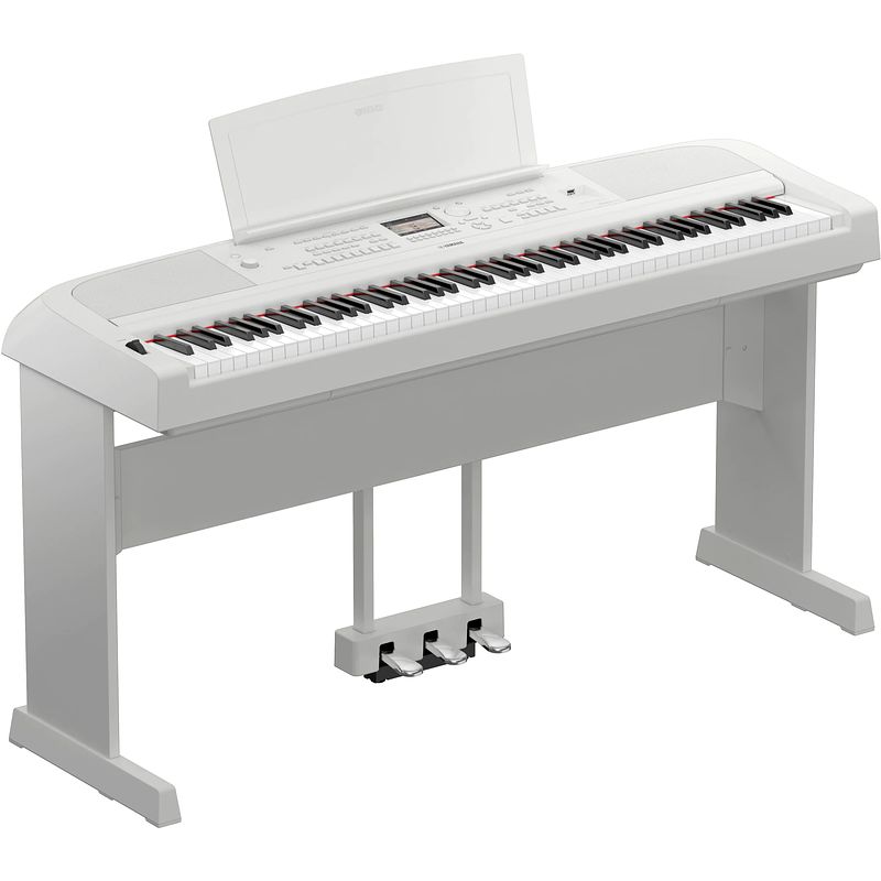 Foto van Yamaha dgx-670wh digitale piano wit inclusief onderstel en pedalen