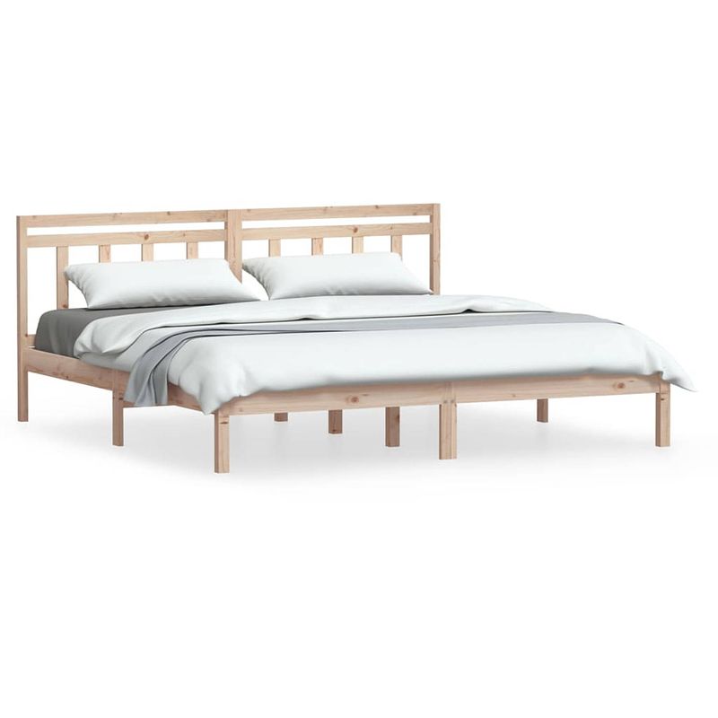 Foto van The living store bedframe massief grenenhout 200x200 cm - bed